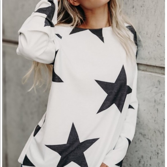 Star Print Off Shoulder Top - Picture 3 of 6